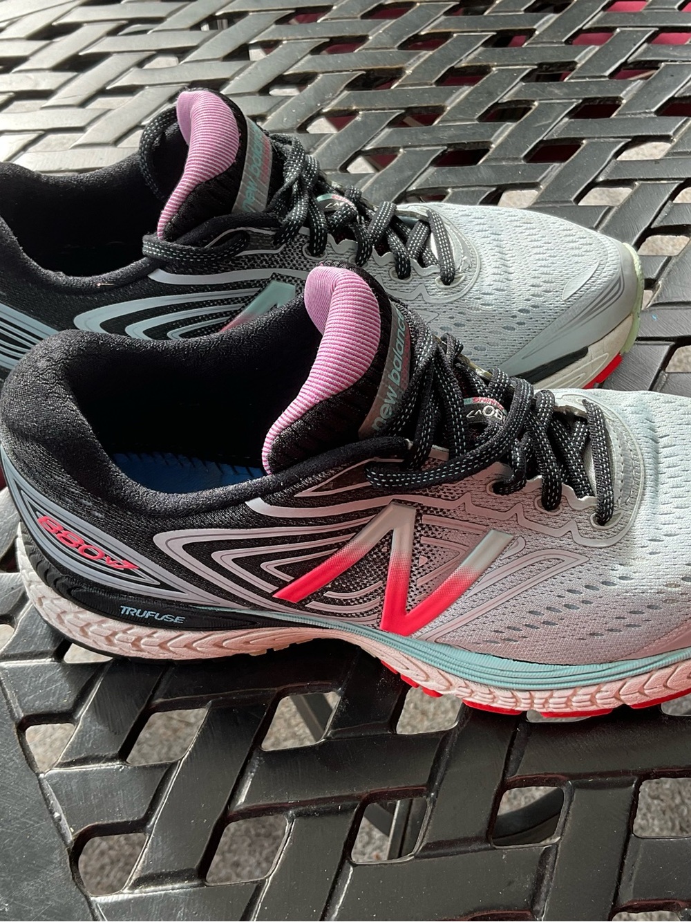New Balance Women's Light Gray with Pink & Black Athletic Running Shoes 9 1/2 D